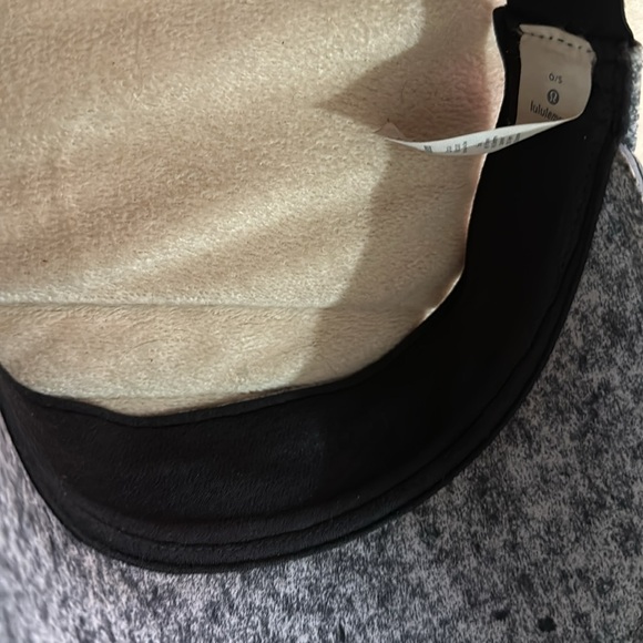 Shorts and visor set - Picture 4 of 11